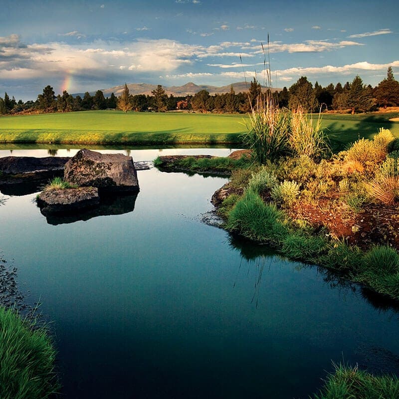 jack nicklaus golf course with lake at Juniper Preserve in Central Oregon